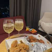 노보텔앰배서더용산. 장마철 쾌적한 호캉스! 우산안쓰고 모든게해결되요