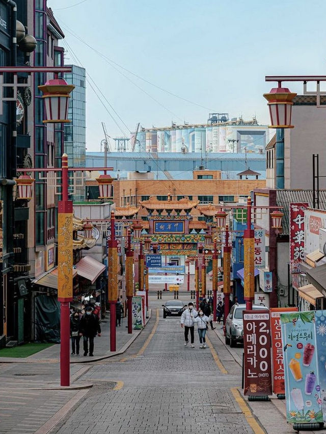Little chinatown in South Korea. Tasty restaurants and coffee place.