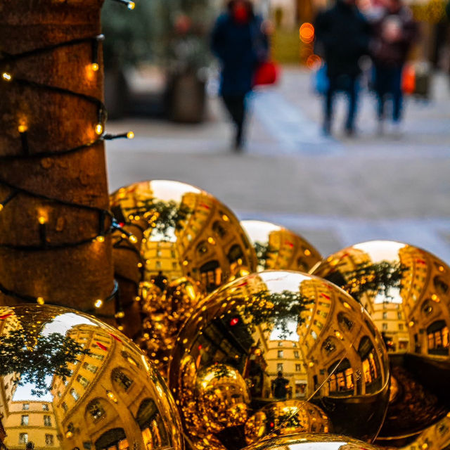 Christmas hot air balloon decoration