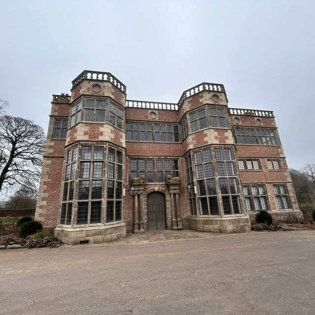 A walk around the hall