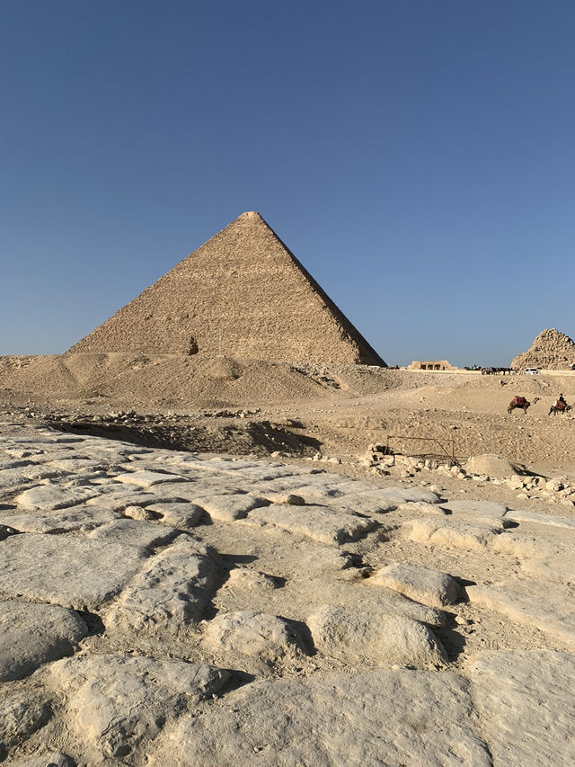 🏜️ Timeless Wonders: The Pyramids of Giza & The Sphinx! 🏺