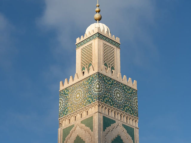 A Symphony of Stone and Sea: The Hassan II Mosque’s Majestic Embrace 