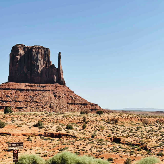 🚐🌄 Monument Valley – The Iconic Stopover Between National Parks
