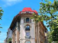 🇷🇴 Bucharest’s Old Town & a Hotel That’s Pure Gold ✨