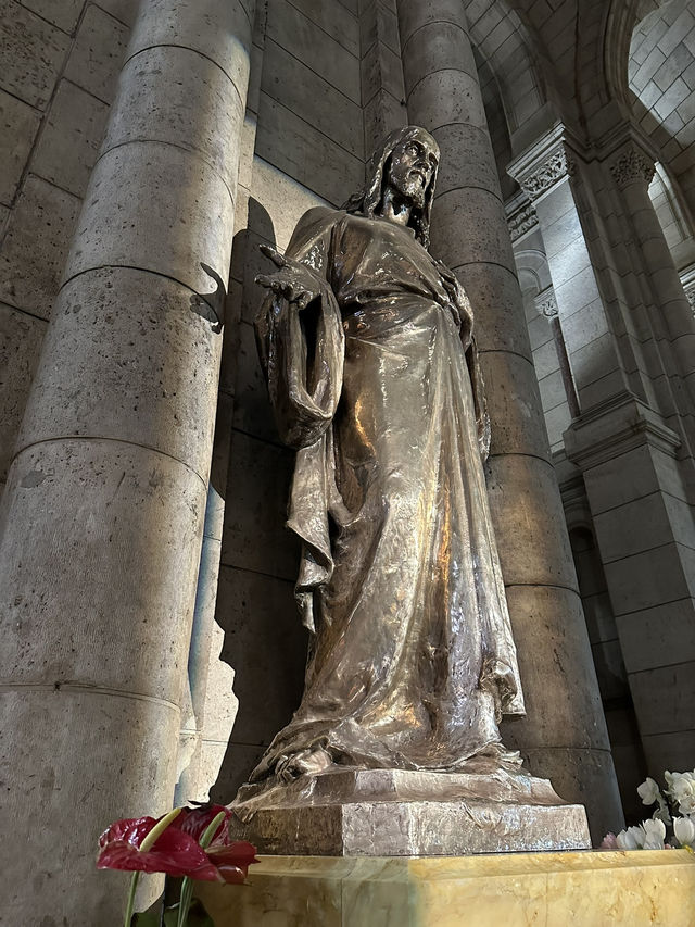 The Artists’ Alley Behind Sacré-Cœur: A Bohemian Gem in Montmartre