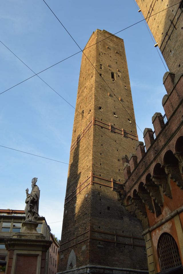 Bologna Must-See Guide: Italy’s Culinary & Cultural Treasure 🇮🇹🍝