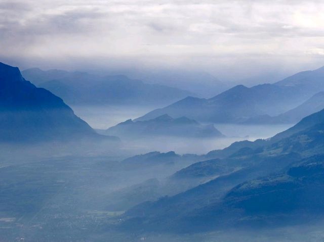 🌄 Switzerland’s Alpine Dream: From Misty Valleys to Rolling Meadows