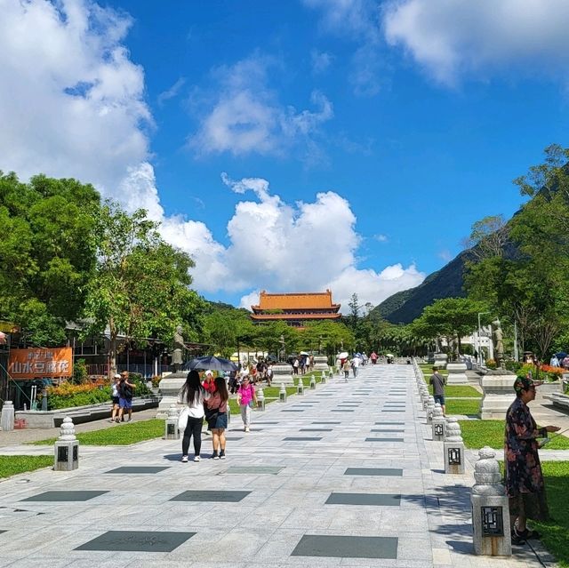 🌟 Discover the Majesty of the Big Buddha in Hong Kong! 🇭🇰🧘‍♂️