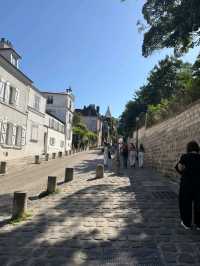 Discover Paris's bohemian heart in the 18th Arrondissement! 🗼