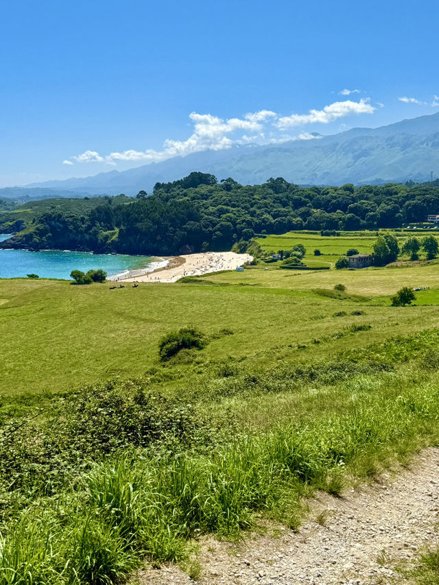 Between Beaches and Hills