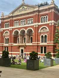 London: Eternally Worth It, Rain or Shine