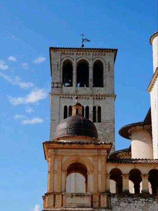 จี้รูปมหาวิหารพระสันตะปาปา🌿