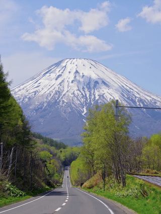 ฮอกไกโด — ฤดูใบไม้ผลิและฤดูร้อน: ภูเขา ทะเลสาบ และรสชาติแห่งภาคเหนือของญี่ปุ่น