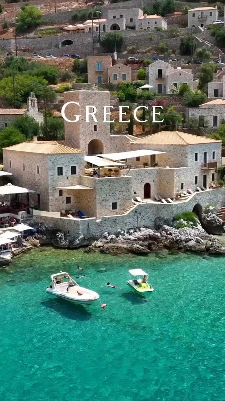 🇬🇷 Greece: Where Every Sunset Feels Like a Dream