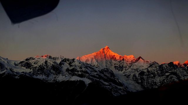 零下11°面朝雪山，迎來新年第一個日出