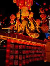 "流光溢彩，盛世花燈"：淄博玉黛湖花燈會的炫麗之旅