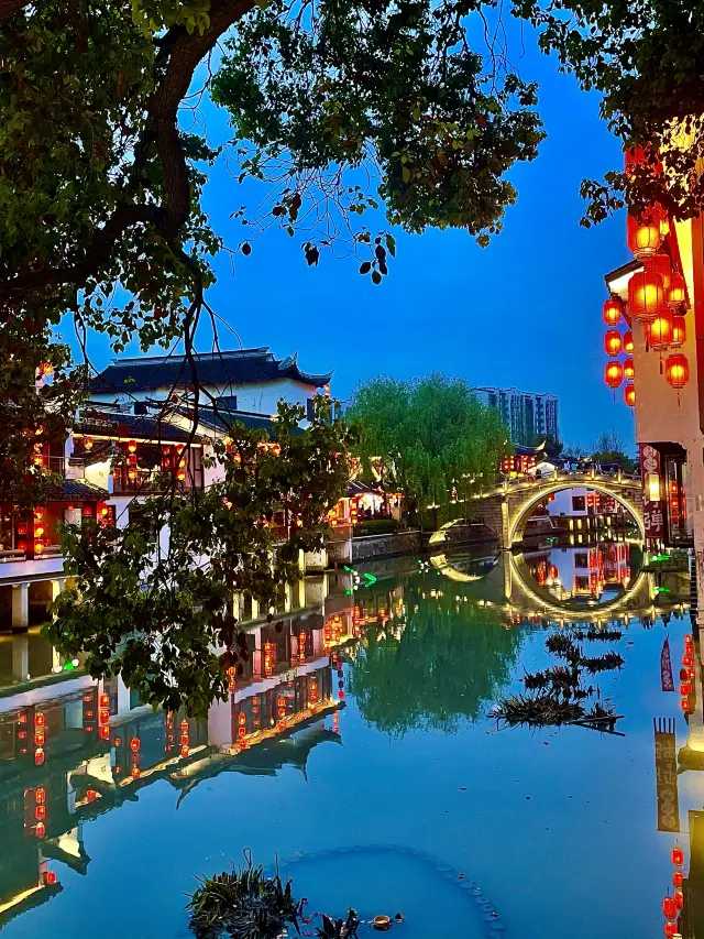Good places to go when flights are delayed in Shanghai - Qibao Old Street