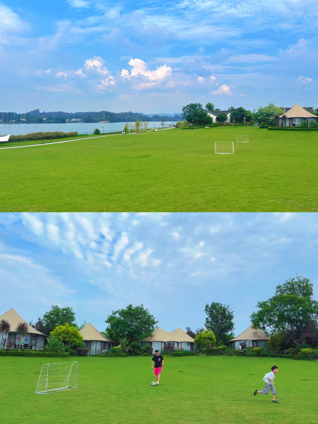 二刷忆村 被湖泊草坪包圍的全景帳篷房