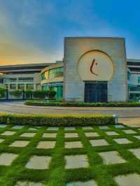 🌟 Chandigarh's Finest: Stay at The Lalit! 🛌✨