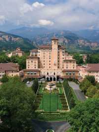 🌟 Colorado Springs Charm: The Broadmoor Bliss 🏔️✨