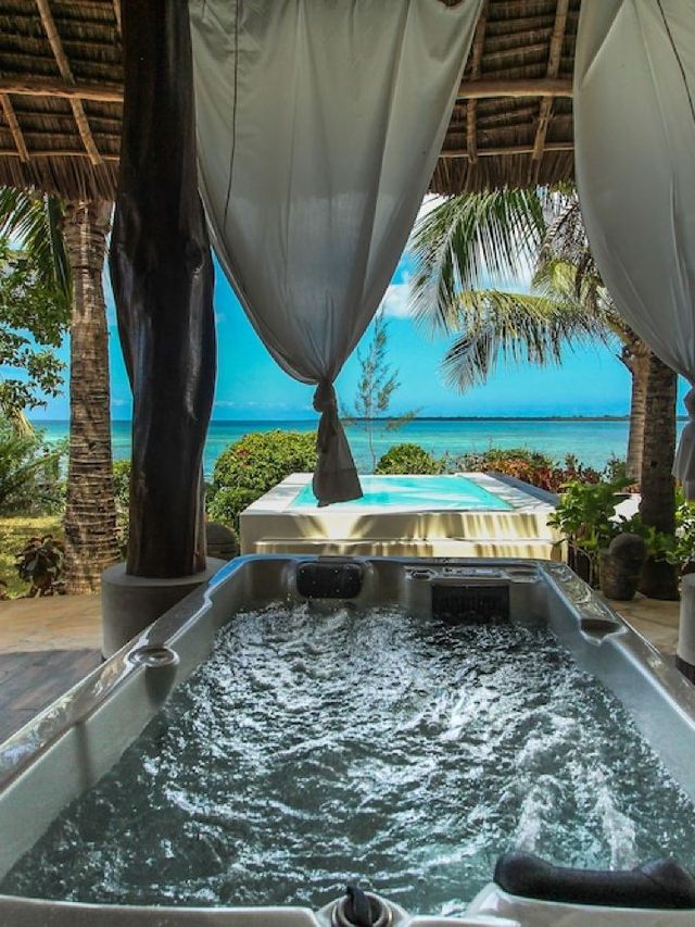 🌴 Zanzibar's Hidden Gem: Beachfront Bliss & Spice 🍹