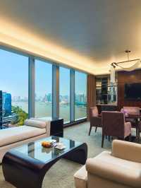 🌟 Luxe Sleeps in Shanghai's Skyline 🌃✨