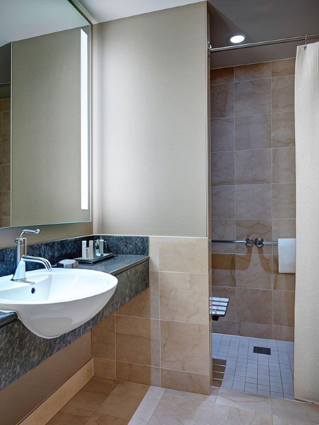 🌟 Grand Rapids Getaway: Top Hotel Spotlight 🛎️