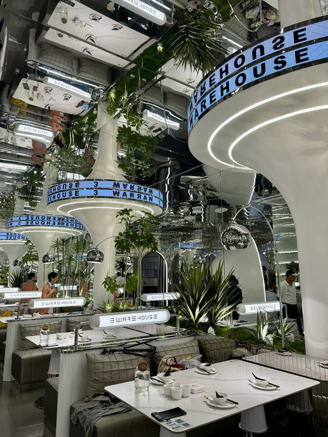 上海網紅餐廳3號倉庫·餐廳。