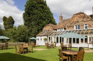 Explore Ashford and enjoy the British slow life.