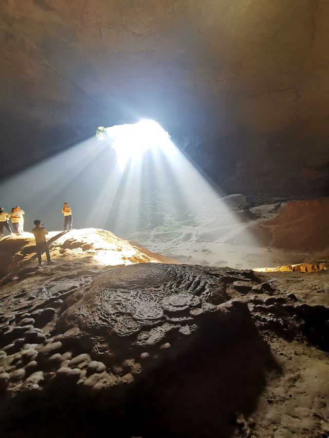 弄響天坑，陽光不會遺漏的地方。。