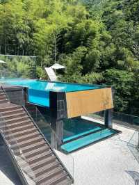 住進山裡大口吸氧。