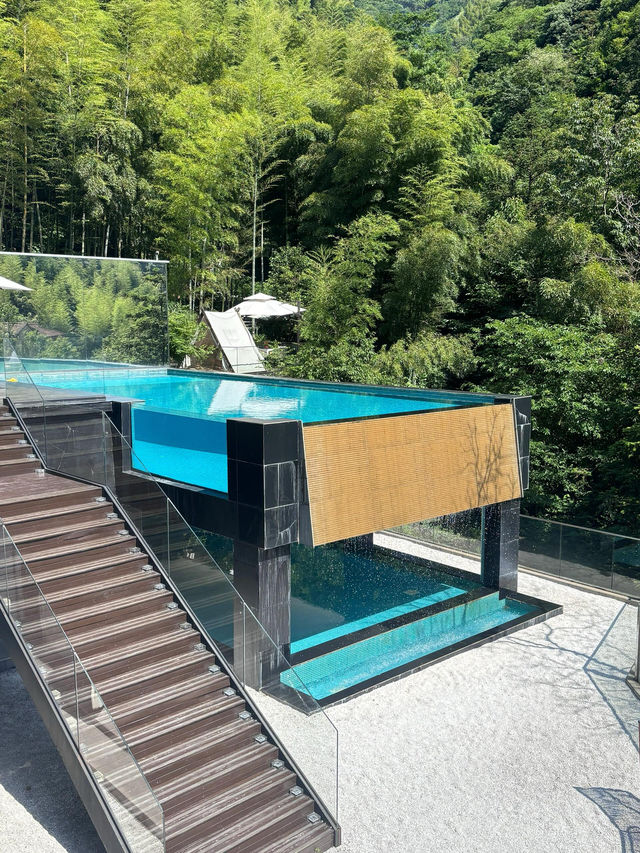 住進山裡大口吸氧。