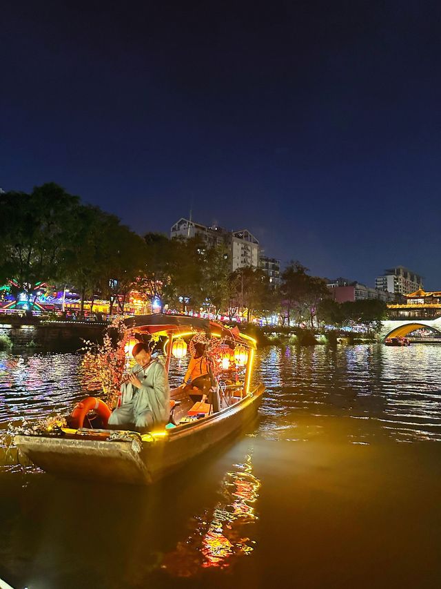 夜遊錦江，成都真的好浪漫。