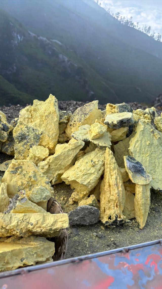 凌晨1點開始攀爬伊真火山