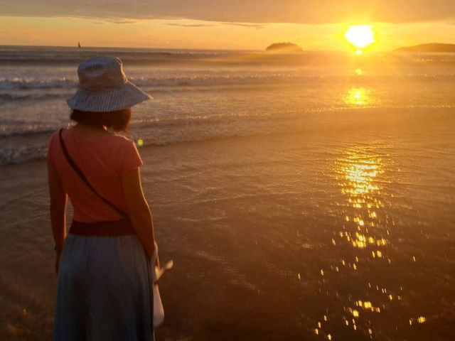 丹絨亞路海灘的夕陽
