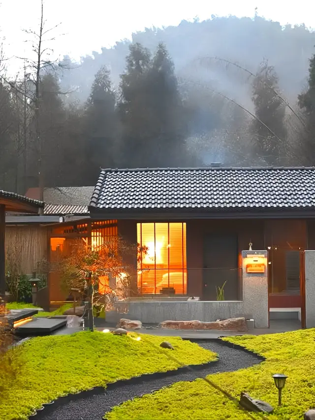 A hot spring homestay surrounded by mountains, full of healing power!