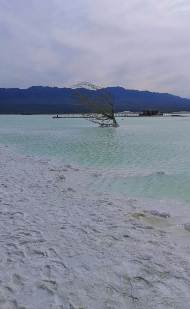 烏魯木齊鹽湖，天空之鏡，夢幻之境！