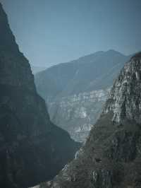 懸崖峭壁上的天空之城古路村