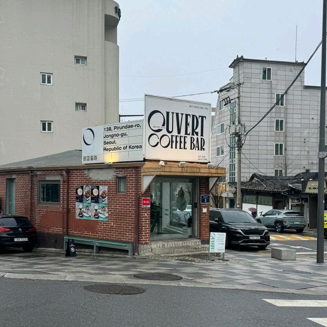 首爾探店 | 景福宮旁OUVERT，紅磚房裡的一抹清新綠