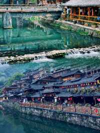 哪裡能看到萬家燈火點亮山谷的絕美夜景？