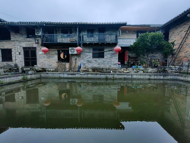 湖南岳陽張古英村當大門
