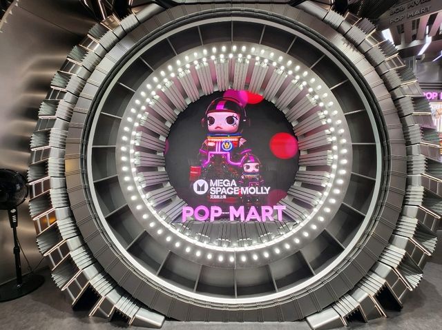 🎪【上海・POPMART全球旗艦店｜潮玩界的迪士尼】