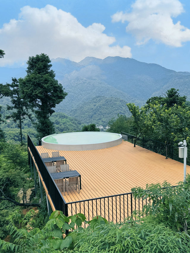 發現峨眉山絕美秘境 住進雲端小院