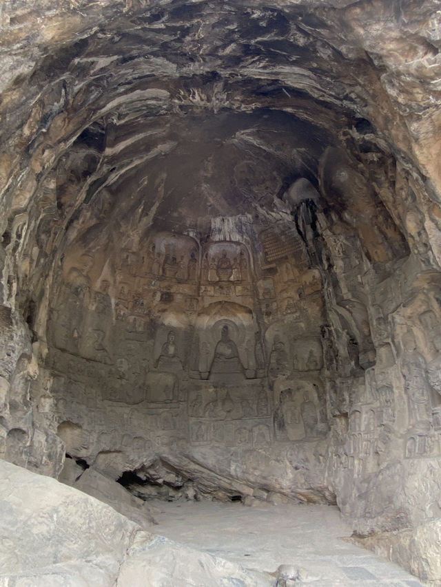 🪨✨ Exploring the Ancient Marvels of Longmen Grottoes 🇨🇳