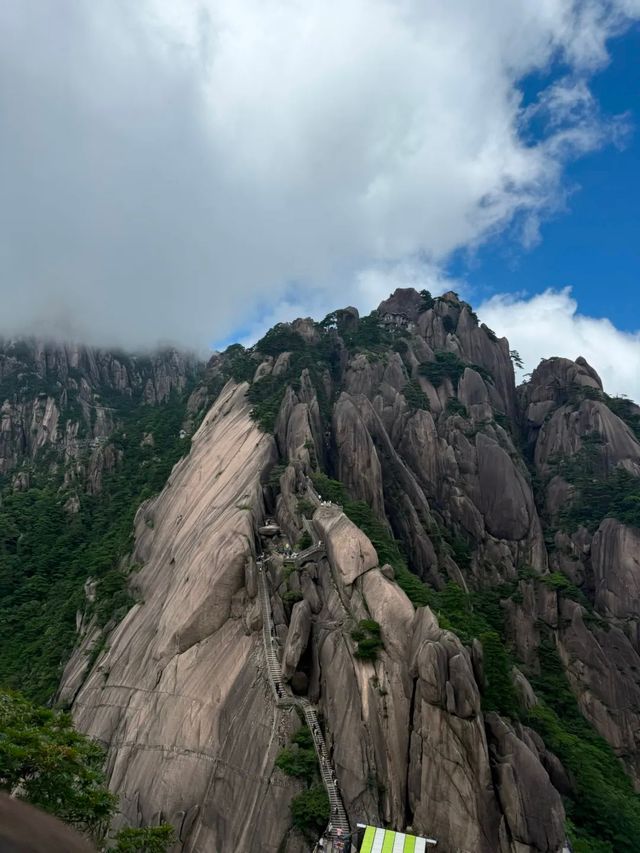 黃山2日1夜懶人包：登頂賞雲海，漫遊古徽州