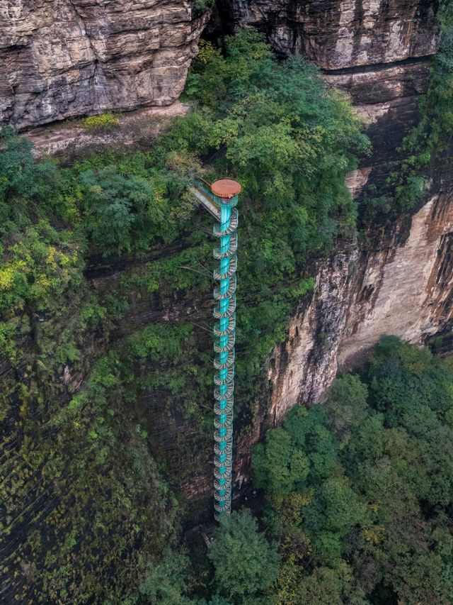 太行山尖叫體驗河南這個峽谷藏著天空之路+玻璃棧道敢挑戰嗎
