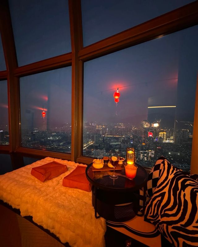 西寧小眾夜景打卡地高原明珠茶酒空間拍照指南