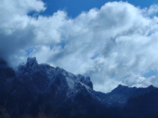 扎尕那下雪了,這家民宿觀雪景也太有感覺了吧 扎尕那下雪了,這家民宿觀雪景也太有感覺了吧