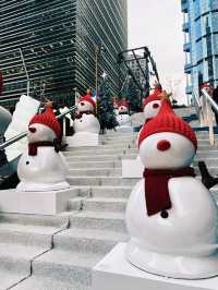 陸家嘴冰雪王國真冰場，人均30元即可滑冰