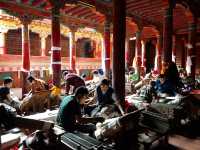 德格印經院,經版在暗室裡沉睡,文化在藏紙上流傳